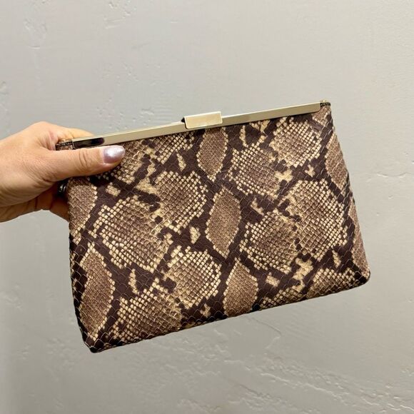 Handmade Genuine Embossed Leather, Articulated Metal Frame Clutch/Crossbody - Picture 1 of 14